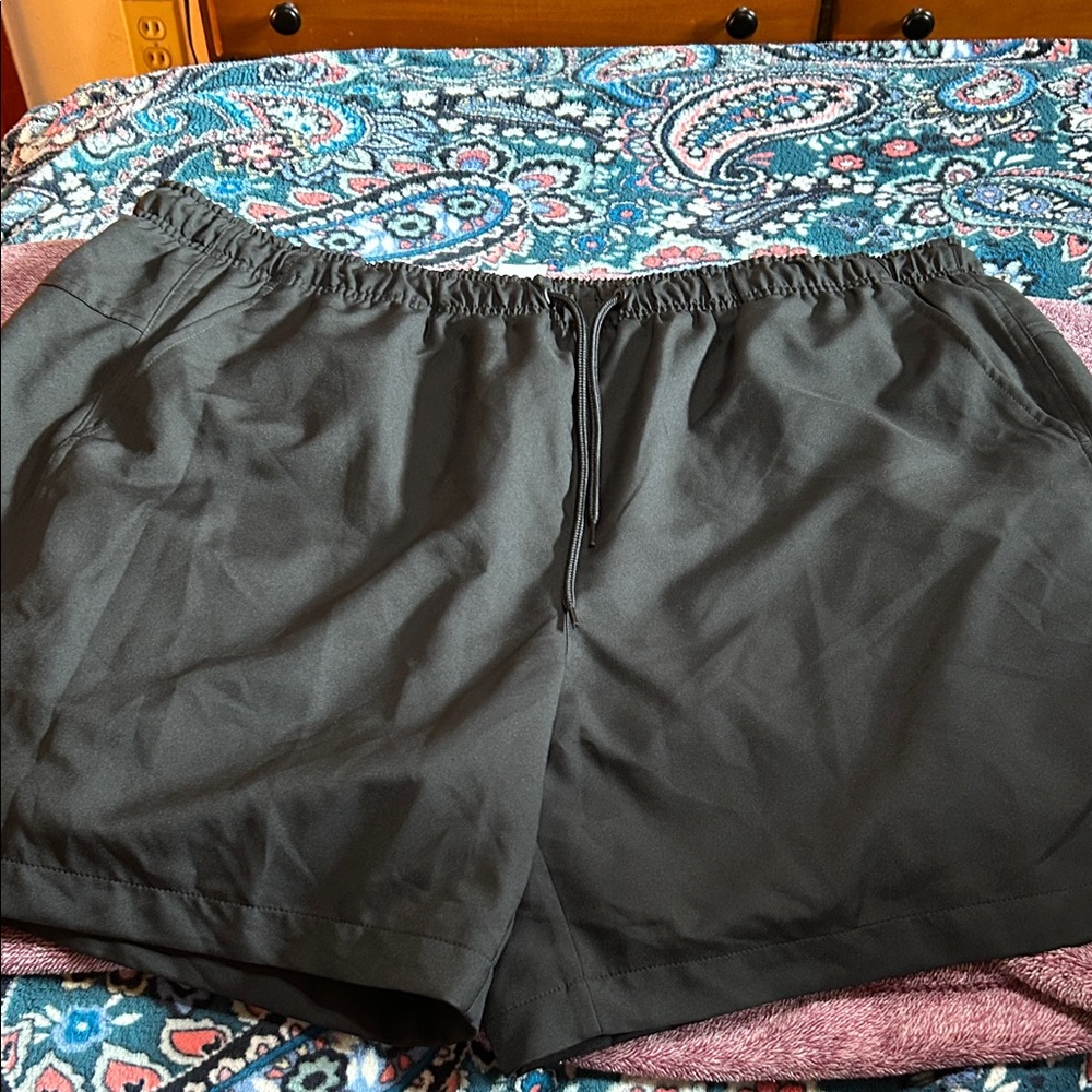 NWT DSG Men’s Rec Shorts